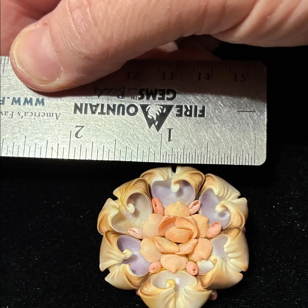 Vintage Floral shell Women’s Jewelry Brooch
